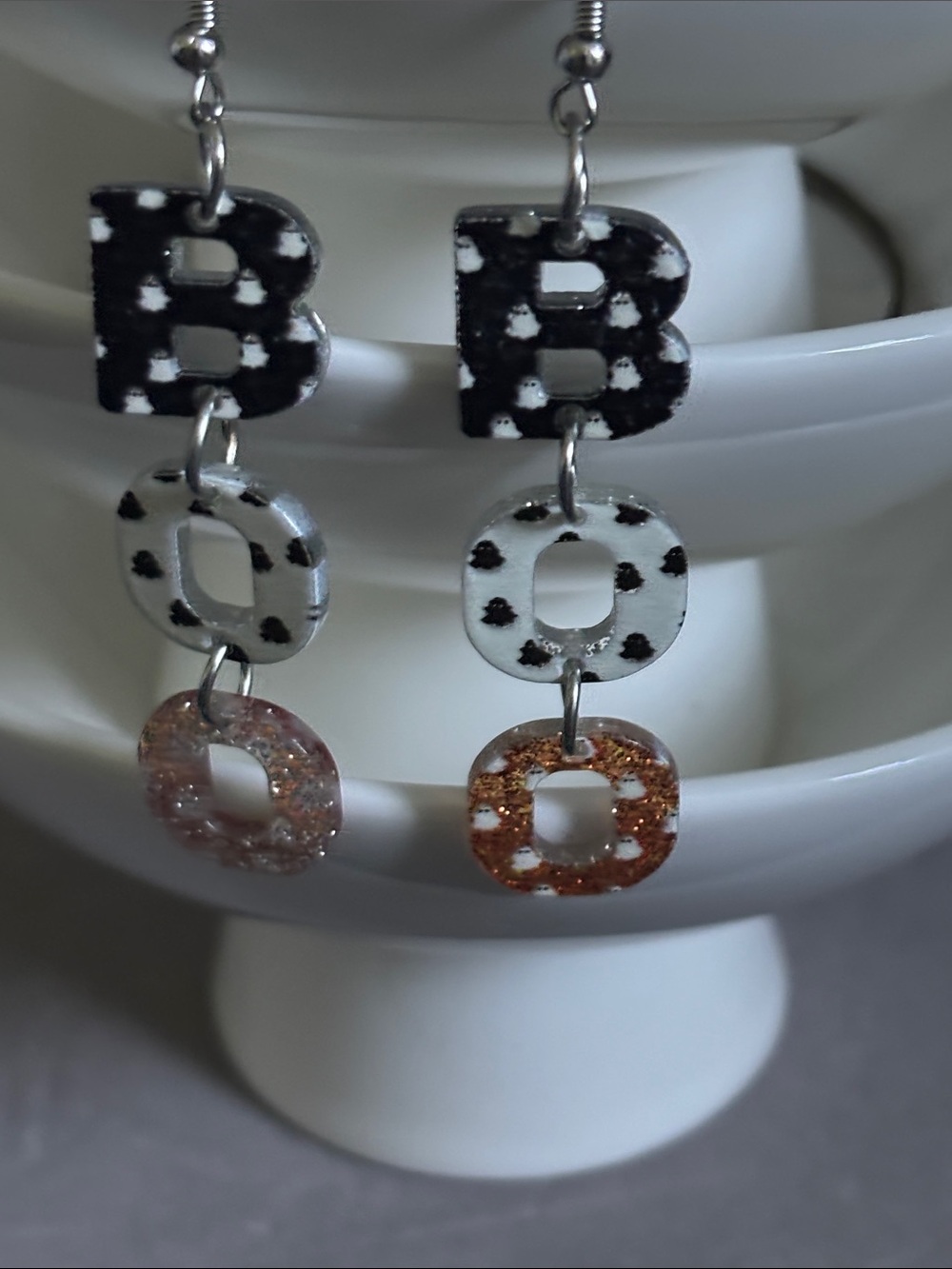 Women’s Black, White & Red Drop Earrings - BO Pattern - Picture 4 of 4